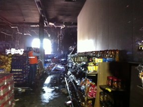 Defesa Civil vistoria supermercado que pegou fogo em Maringá